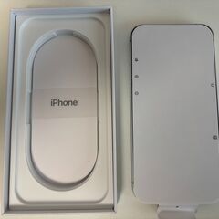 ほぼ新品！iPhone16e ホワイト アメリカ版　simフリー　充電回数13回　バッテリー100% 来年7月まで保証ありの画像