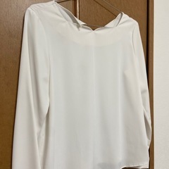 ナチュラルビューティーベーシック　ブラウスの画像