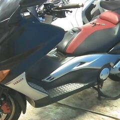 YAMAHA T-MAX500-2 黒 車検残R8/6月 エンジン始動動画 名変で乗れます 半額配送キャンペーン 現状渡し諸経費￥0- 横浜 P-Yardの画像