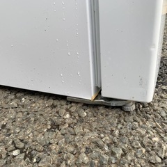 EJ1499番 YAMADA ノンフロン冷凍冷蔵庫 YRZ-F15G1の画像