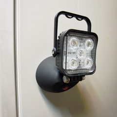 【引渡し11/16まで】ウイングエース 充電式 LED投光器 サンダービーム（LED-J15）の画像