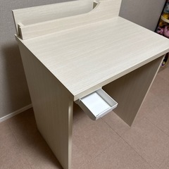 ニトリ　ホワイトデスクの画像
