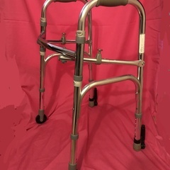 🌈 軽量 折り畳み歩行器　ローラーとストッパー付　　リハビリ　介護などの画像
