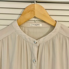 ハニーズ グラシア バンドカラーブラウス Sの画像