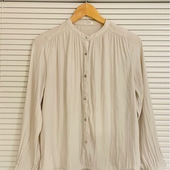 ハニーズ グラシア バンドカラーブラウス Sの画像