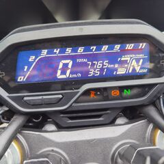 ホンダ　HORNET　ホーネット2.0　ABS　7700KM　AKRAPOVIC フルエキマフラー　ドラレコ　充電スマホホルダー　書類完備　詳細写真、始動動画ありの画像