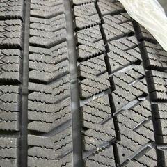 スタッドレスタイヤ　
185/70/15  ブリザックVRX2 4本セット!!の画像