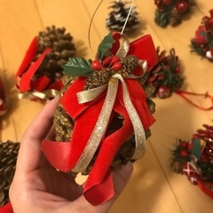 お譲り先決定済　クリスマスオーナメント　松ぼっくりの飾りの画像