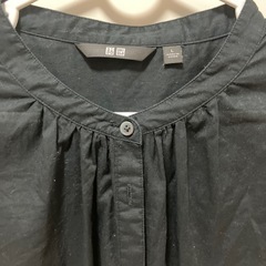 【募集中】【11月末までの出品予定】ユニクロ　レディースブラウス　ブラック　Lサイズの画像