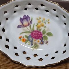 COOKEY 小物入れ 透かし掘り 陶器 金縁 花柄 うつわ インテリア 昭和の画像