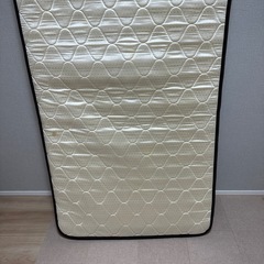 ベッドマットレスの画像