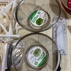 すべて新品未使用加湿器.フライパン.ヘアアイロン.ヘラ.洗濯バサミ.など色々の画像