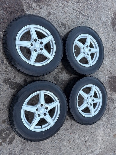 ［215/65/16 98Qスタッドレスタイヤセット］ダンロップWinter Maxx