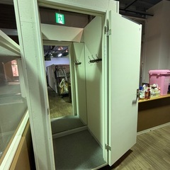 【無料】フィッティングルーム　　脱衣所　更衣室　きがえしつ着替え室の画像