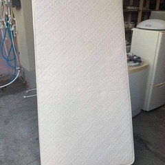 ベッド＋マットレスの画像