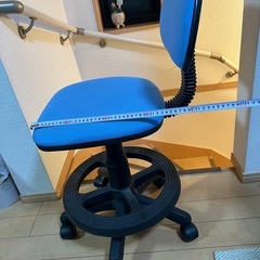 学習イス チェア ニトリで確か8000円ぐらいだった気がします。の画像
