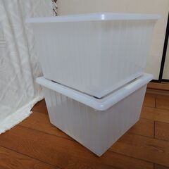 2点セット（バラ不可）　イケア　白い車輪の上のVESSLAボックス　おもちゃ箱　幅39㎝×39㎝×高さ28㎝　中身が見える収納ケース　VESSLA ヴェスラ 収納ボックス キャスター付, ホワイト, 39x39 cm　300.648.49　700.648.85の画像