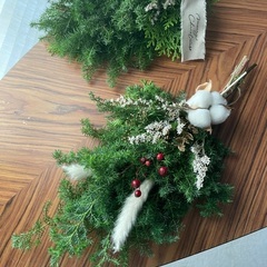 京田辺市大住ヶ丘　ドライフラワークリスマススワッグ　フレッシュ針葉樹クリスマススワッグの画像