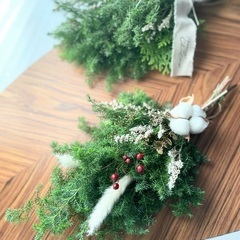 京田辺市大住ヶ丘　ドライフラワークリスマススワッグ　フレッシュ針葉樹クリスマススワッグの画像