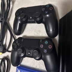 PS4 Pro 1TB CUH-7200B SONY  プレイステーション4  ジェットブラック　本体　コントローラー　2個付きの画像