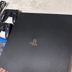 PS4 Pro 1TB CUH-7200B SONY  プレイステーション4  ジェットブラック　本体　コントローラー　2個付きの画像