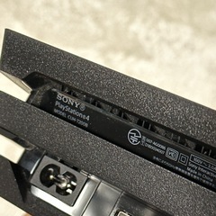 PS4 Pro 1TB CUH-7200B SONY  プレイステーション4  ジェットブラック　本体　コントローラー　2個付きの画像