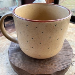 大きなマグカップ　陶器の置物　の画像