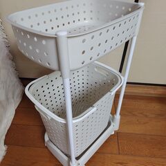 leqair　レクエアランドリーバスケット2段 ホワイト　ランドリー収納　ランドリー2段バスケットの画像