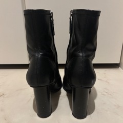 ZARA ブーツの画像