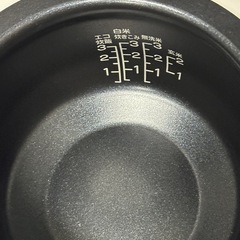 42 ハイアール　炊飯器　3合炊き　JJ-M32E2　　22年製造の画像