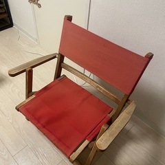 ニトリの折りたたみ椅子の画像