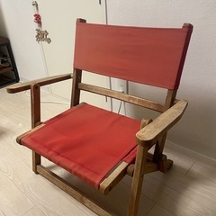 ニトリの折りたたみ椅子の画像