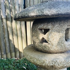 石灯篭　小ぶりな高さ７２cmの画像