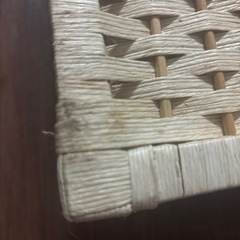 木製の皮で作られた様な箱の画像