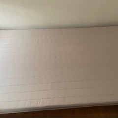 脚付きマットレスの画像