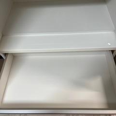 【美品】食器棚　鏡面ホワイト　可動式棚　キャビネットの画像