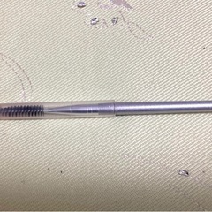 キャップ付きアイブロウブラシ:アイブロウスクリューブラシ:携帯用:メイク道具:コスメの画像