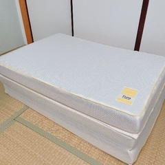 西川シングル三つ折りマットレス dots の画像