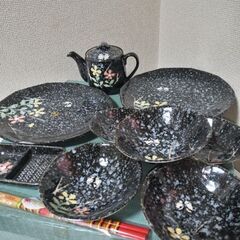 未使用　瀬戸焼　美濃焼　愛淘　掘り花柄　大皿２枚小鉢５客たれ入れ薬味皿１０点の画像