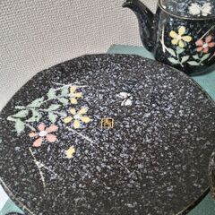 未使用　瀬戸焼　美濃焼　愛淘　掘り花柄　大皿２枚小鉢５客たれ入れ薬味皿１０点の画像