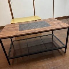 モダンなローテーブルの画像