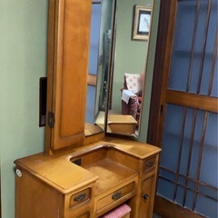 化粧台　三面鏡の画像