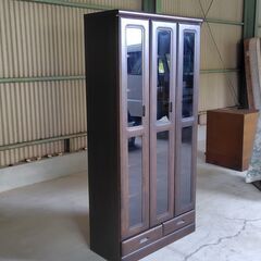 本棚　（扉付き）の画像