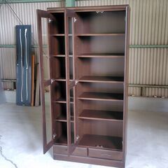 本棚　（扉付き）の画像