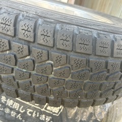 スタッドレスタイヤとアルミホイール
の画像