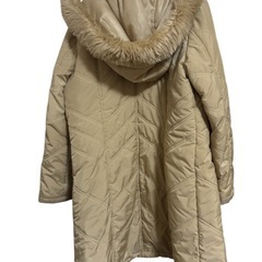 CASTANETS CLUB ベージュロングダウンジャケットの画像