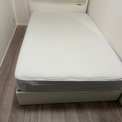 セミダブルベッドフレーム ホワイト 収納ベッド棚　コンセント　LED照明の画像