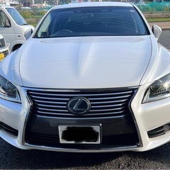 レクサスLS600hの画像