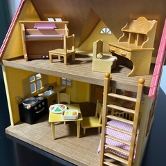 シルバニアファミリー　はじめてのシルバニアファミリー　赤い屋根のおうち　家具小物付き おもちゃ エポック社 ドールハウスの画像