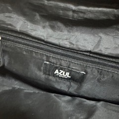 AZUL ブラック ショルダーバッグの画像